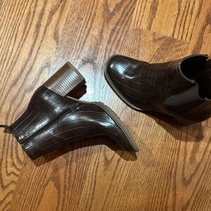 Women’s Brown Crocodile Pattern Ankle Boots